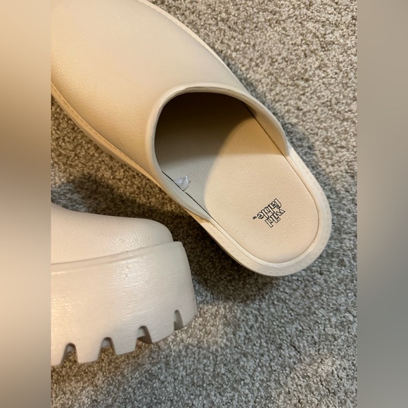 Wild Fable clogs - Picture 3 of 4